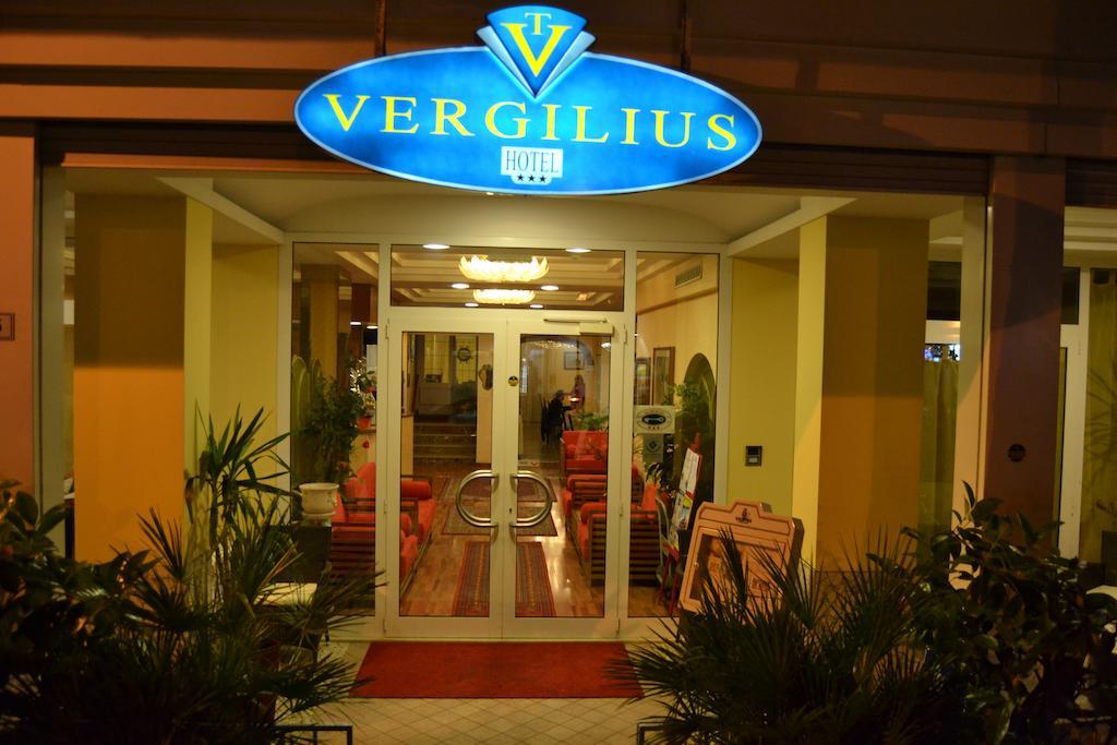 Hotel Vergilius Риччоне Экстерьер фото